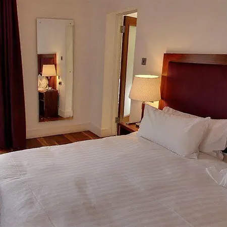 The Lombard Pub & Townhouse Hotel 4*