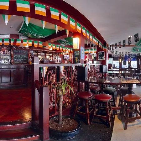 The Lombard Pub & Townhouse Hotel 4*