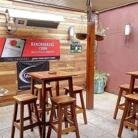 The Lombard Pub & Townhouse Hotel
